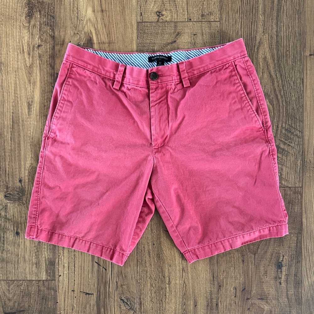 Banana Republic men’s shorts, size 32
